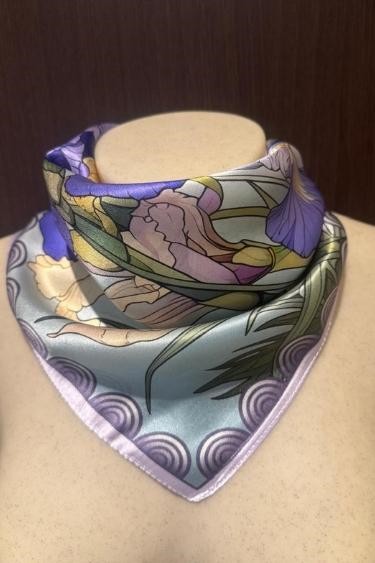 Pañuelo Seda Lirios