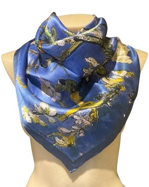 Pañuelo Seda "Almendro en flor" 90X90