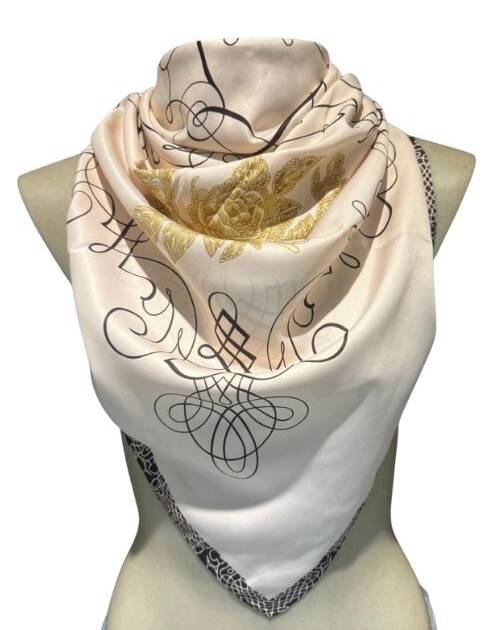 Pañuelo Flor 130x130